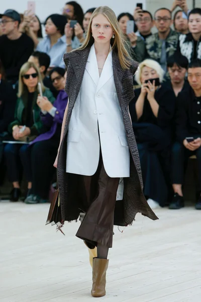 Look 40